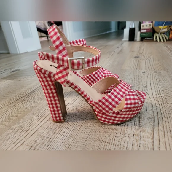 Rue 21 Red and White Gingham Checkered Patterned Heels Size 7/8 - Picture 2 of 5